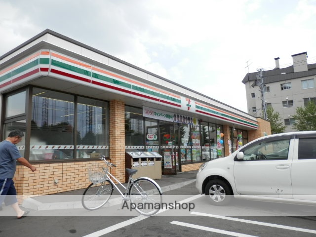 コンビニ　セブンイレブン（コンビニ）まで316m