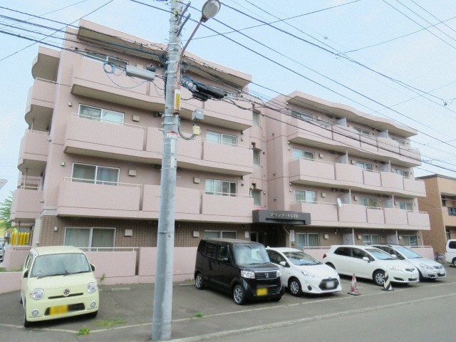 北海道札幌市西区八軒二条東１（マンション）の賃貸物件の外観