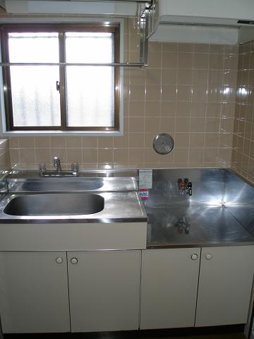 キッチン　同タイプ別部屋の写真となります。