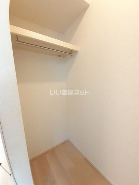 【西条市三津屋東のアパートの収納】