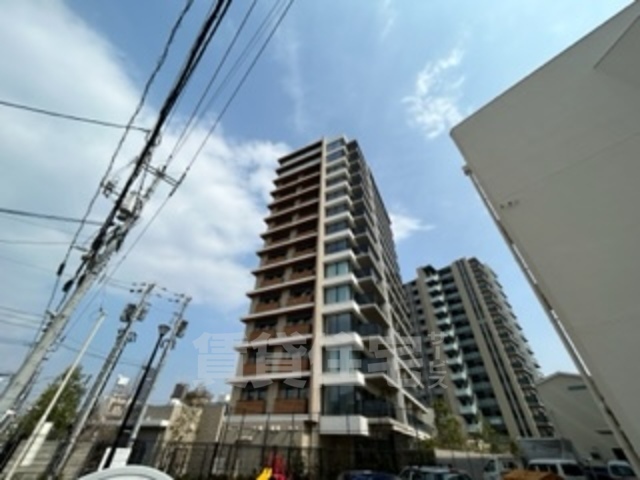 広島市中区南千田東町のマンションの建物外観