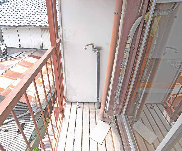 洗面設備　ベランダの端です。