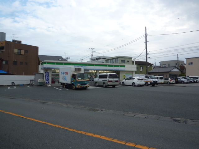 コンビニ　ファミリーマート沼津三園南店（コンビニ）まで584m