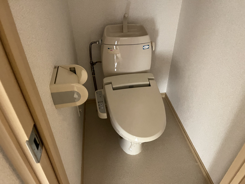 【姫路市飯田のアパートのトイレ】
