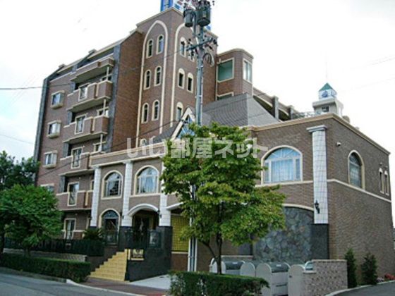 掛川市亀の甲のマンションの建物外観