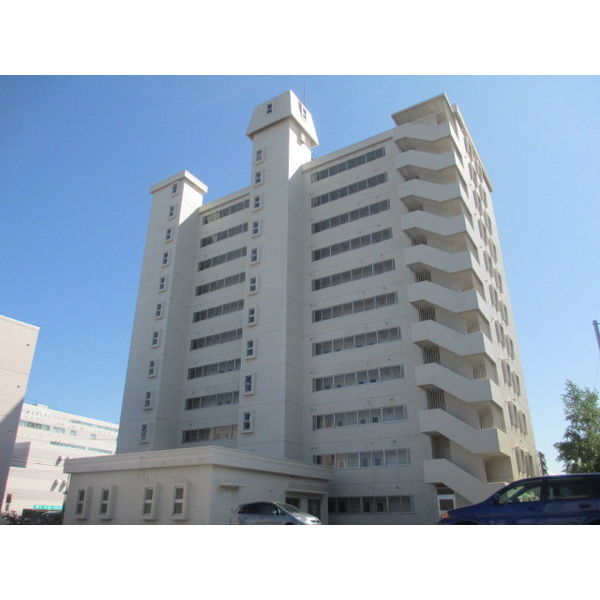 札幌市北区新琴似七条のマンションの建物外観