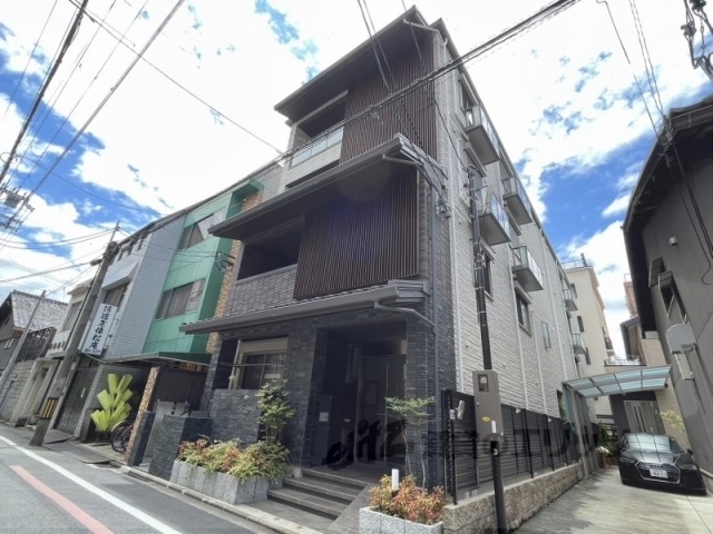 京都市下京区桝屋町のマンションの建物外観