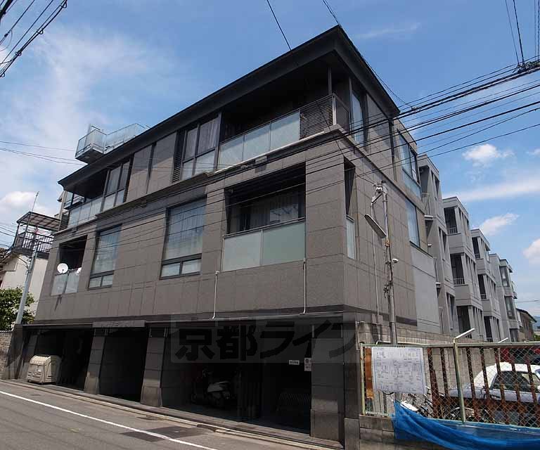 京都市中京区橋本町のマンションの建物外観