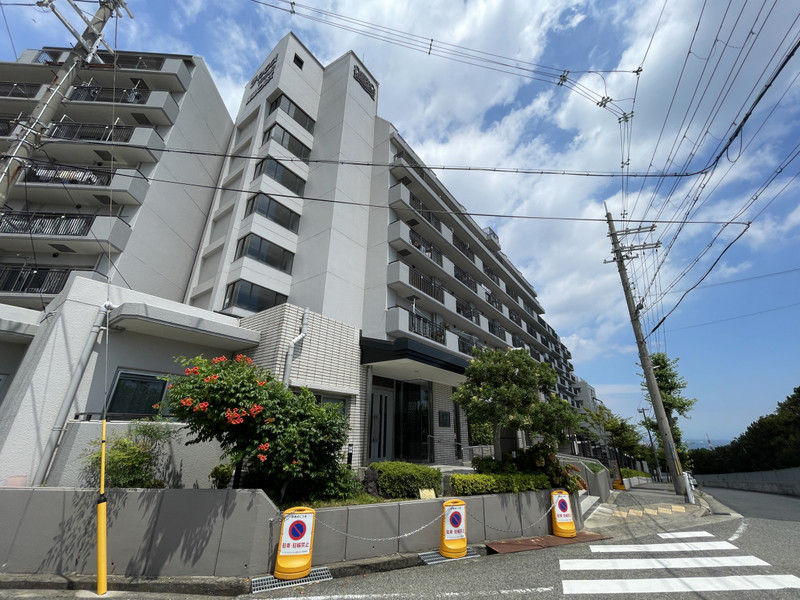 ライオンズマンション長田ヒルズの建物外観