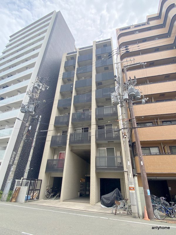 【大阪市浪速区桜川のマンションの建物外観】