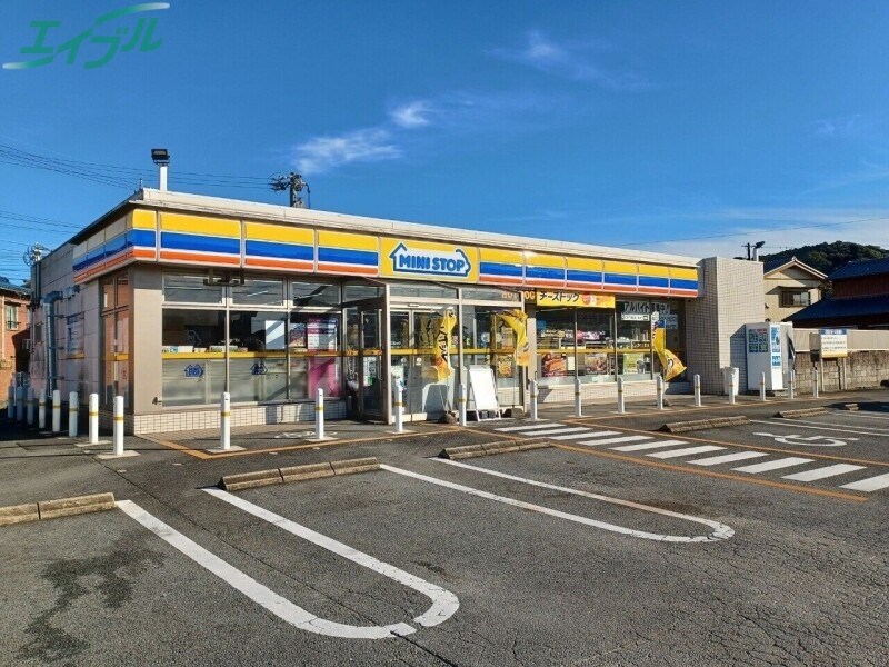 コンビニ　ミニストップ伊勢辻久留店（コンビニ）まで1923m