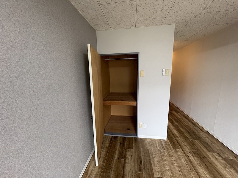 収納　奥行十分の収納スペース。