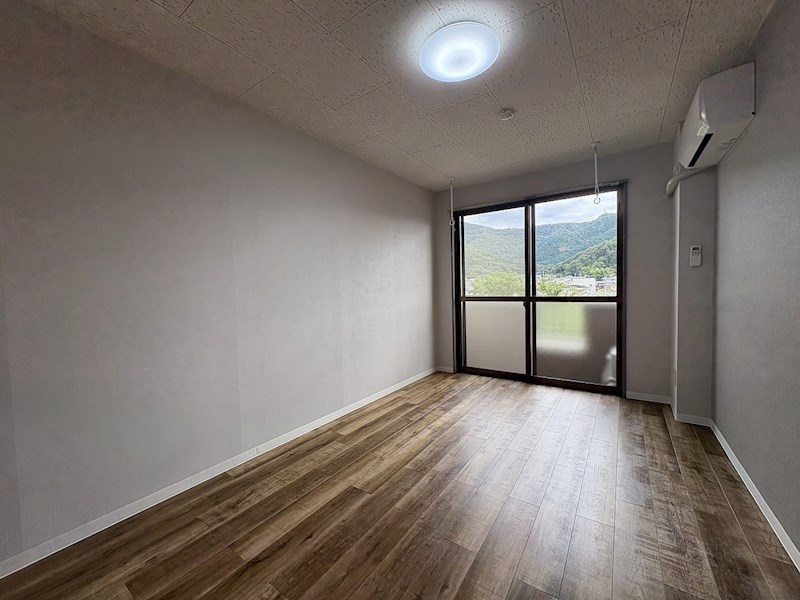 その他部屋・スペース　南向きの明るいお部屋です。