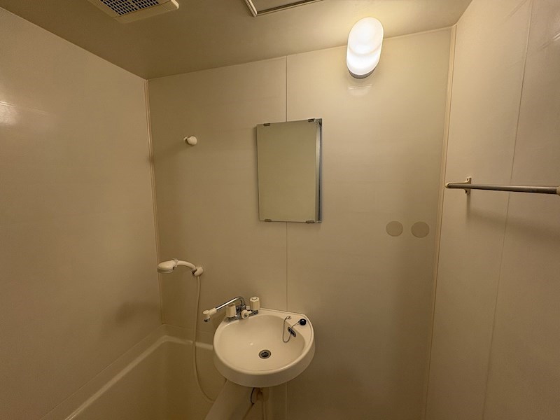 洗面設備　浴室にある洗面台。