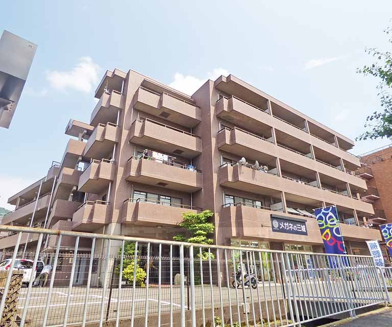 Ｕ　ｒｅｓｉｄｅｎｃｅ修学院の建物外観