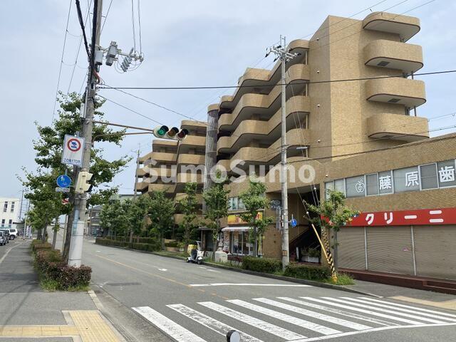 【西宮市上田東町のマンションの建物外観】