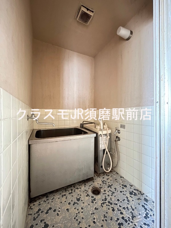 バス・シャワールーム　一日の疲れを洗い流す大切な空間。ゆったりくつろいでください。