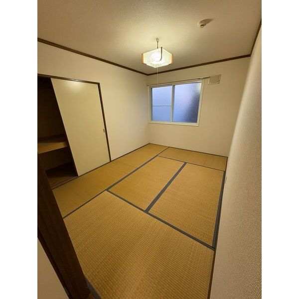 居室・リビング　ゆったりとくつろげる和室です