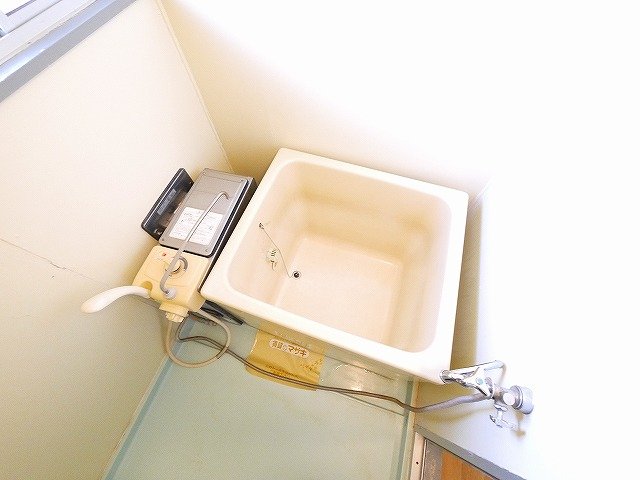 バス・シャワールーム　コンパクトで使いやすいお風呂です