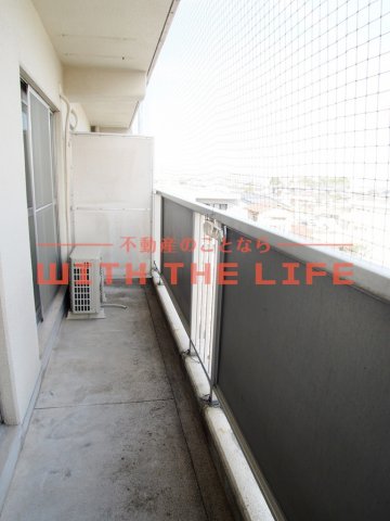 バルコニー　バルコニーからの眺めを楽しみながら食事をしませんか