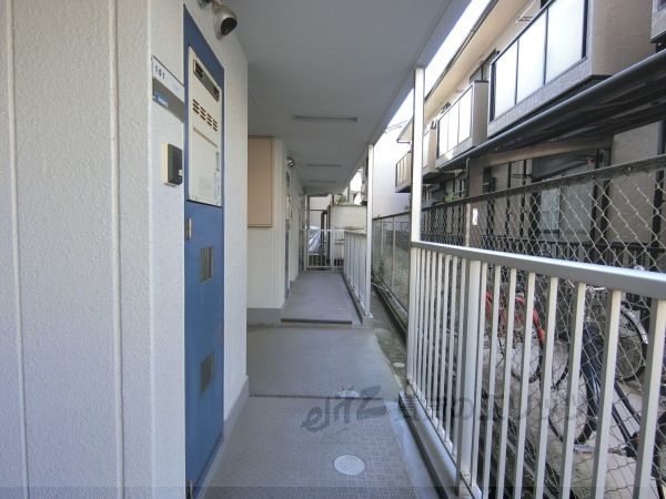 ロビー　通路