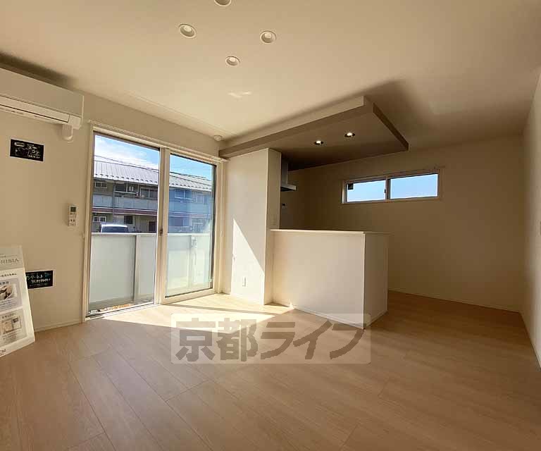 居室・リビング　日当たりの良いリビングです。