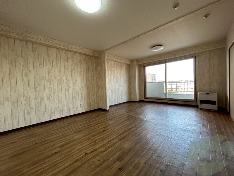 居室・リビング　広くてキレイなお部屋が広がっていて、充実した生活が送れそう。