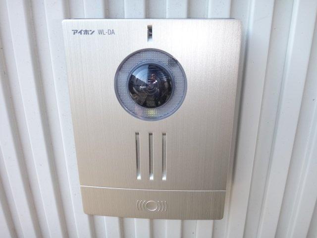 セキュリティ　室内からでも来客を確認できるモニターホン