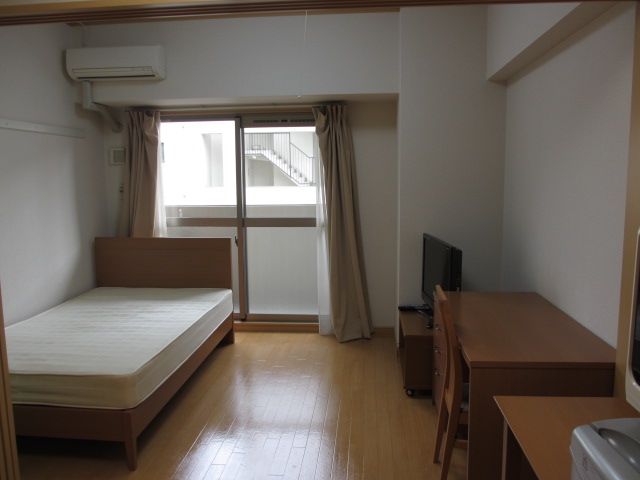 居室・リビング　家具、家電付き