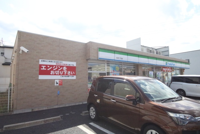 コンビニ　ファミリーマート　吉津二丁目店（コンビニ）まで600m