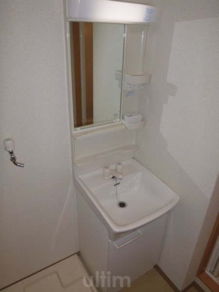 洗面設備　※同タイプの他のお部屋です
