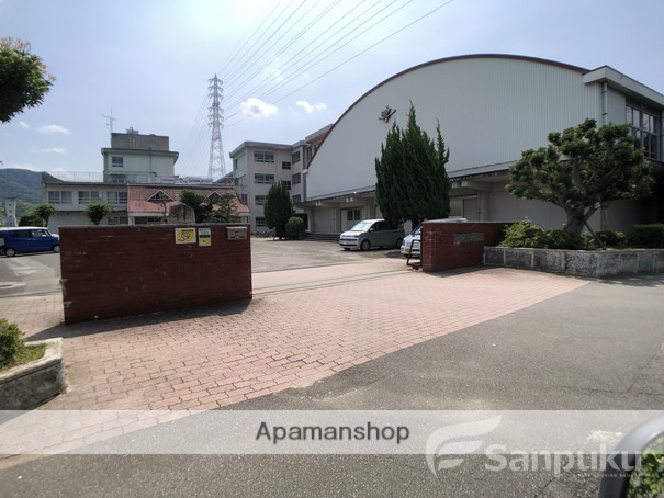 小学校　北久米小学校（小学校）まで745m