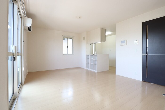 居室・リビング　リビング全景