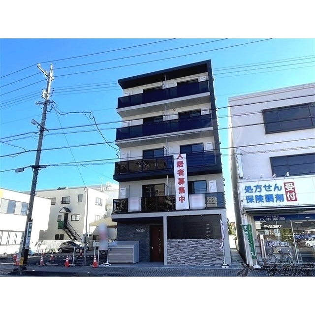 エントランス　建物外観