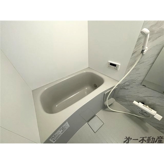 バス・シャワールーム　バスルーム