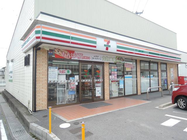 コンビニ　セブンイレブン（コンビニ）まで891m