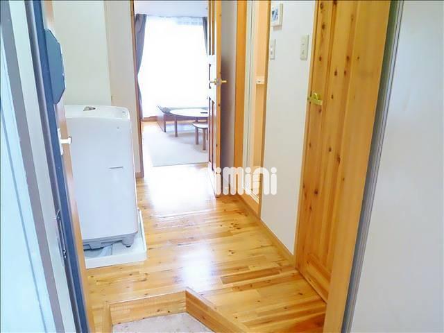 玄関　※家具・家電は変更になる可能性があります。