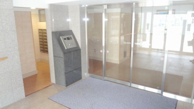 エントランス　オートロック付きで防犯面もしっかりしています♪