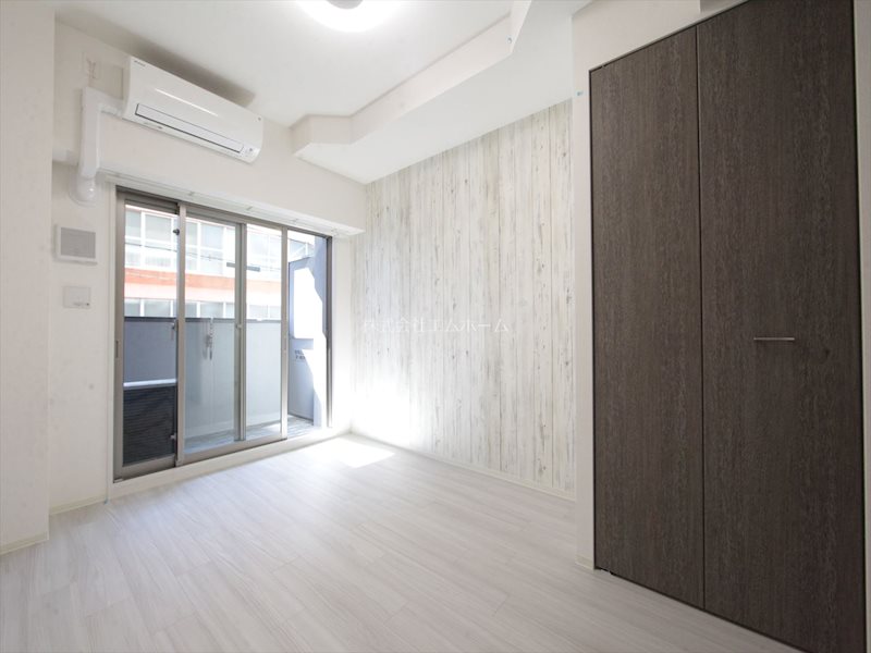 その他部屋・スペース　洋室6.2帖　エアコン完備　バルコニーに面しています