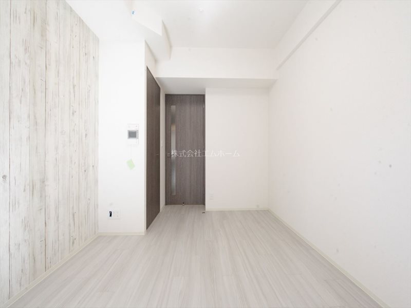 居室・リビング　洋室6.2帖　エアコン完備　バルコニーに面しています