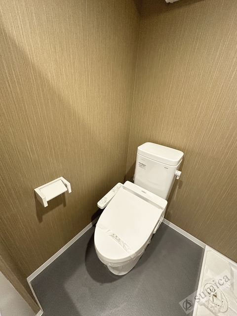 トイレ　温水洗浄便座付き♪♪