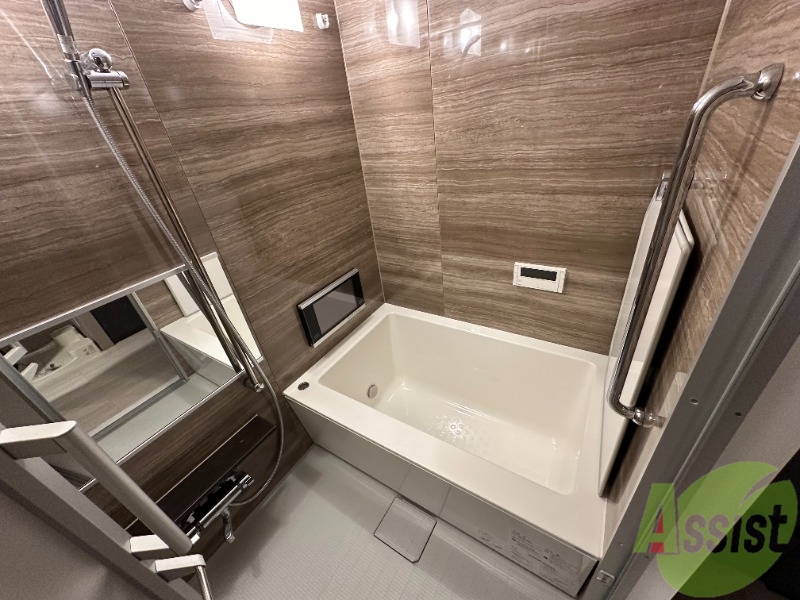 バス・シャワールーム　お風呂も広いので１日の疲れもしっかり癒せます。