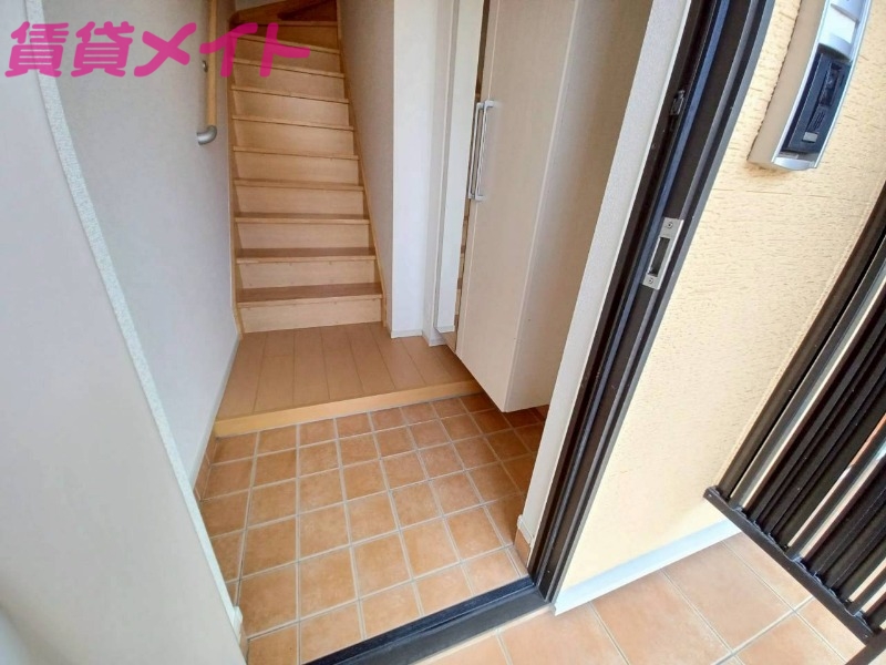 玄関　同型参考写真