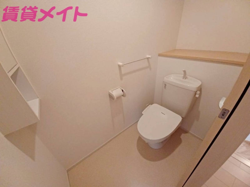 トイレ　同型参考写真