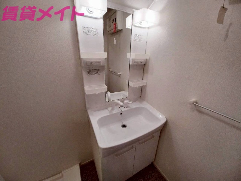 洗面設備　同型参考写真