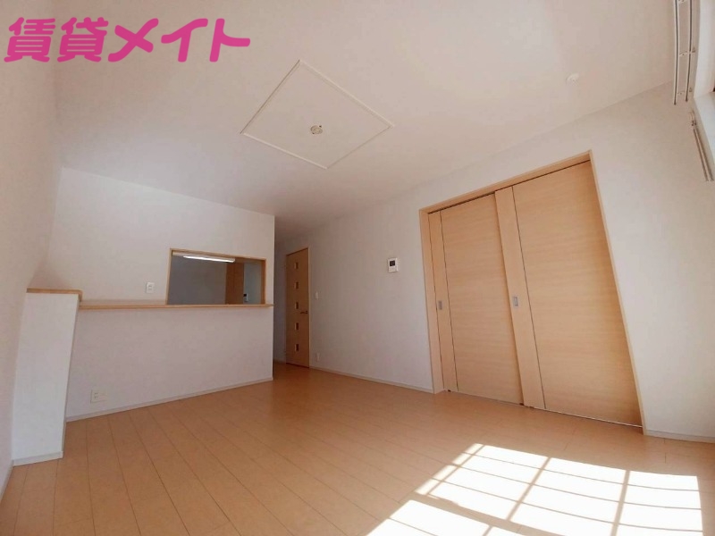 居室・リビング　同型参考写真