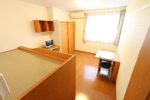 居室・リビング　大型家具家電付きにより初めての一人暮らしの方も安心！