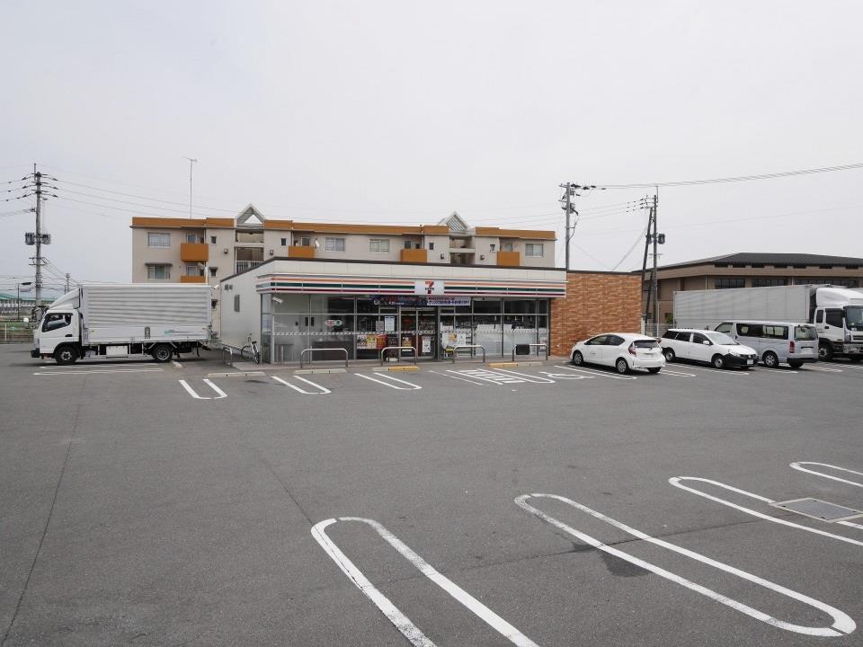 コンビニ　セブンイレブン（コンビニ）まで450m