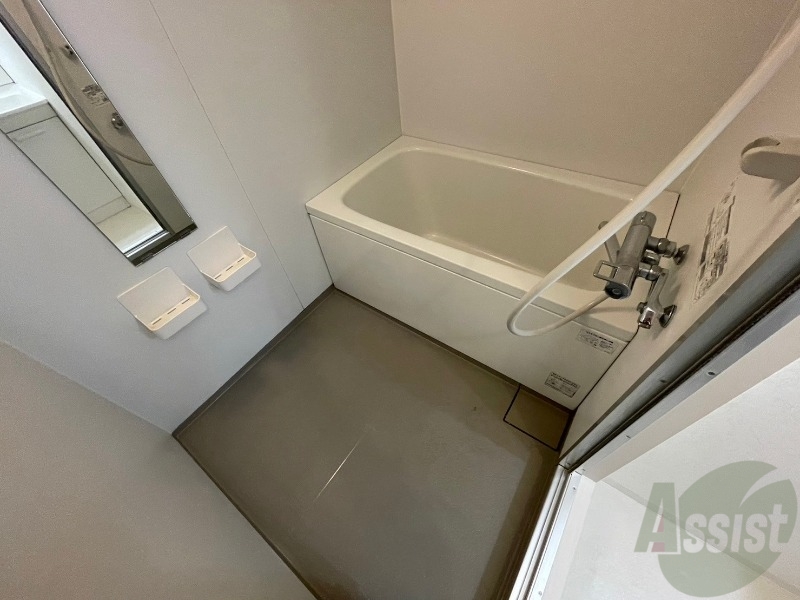 バス・シャワールーム　お風呂になります。一日の疲れを癒してくださいね。