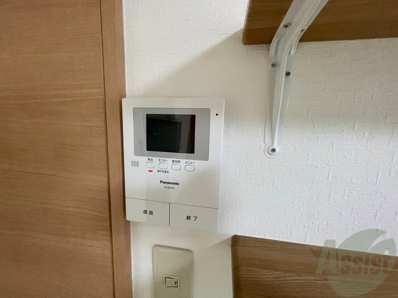 セキュリティ　ＴＶモニター付インターホンです。来客者の顔が見えるので安心！